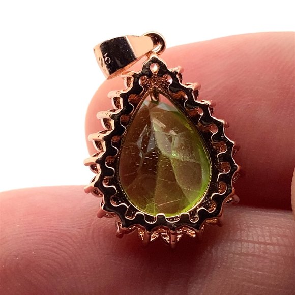 Peridot 4.50ct Rose Gold Finish Solid 925 Sterling Silver Pendant - Picture 3 of 7